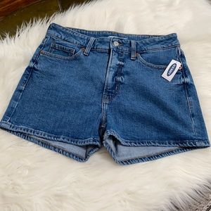 OLD NAVY HIGH RISE SHORTS